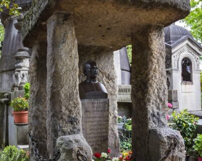 OLVASSUK EGYÜTT 46-47.