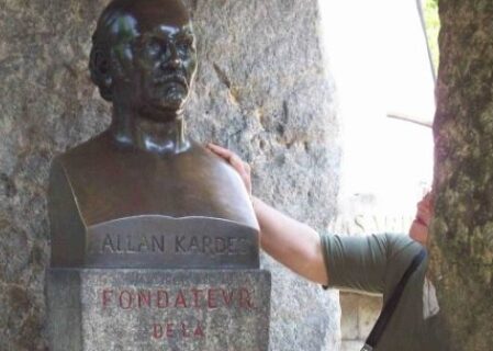 OLVASSUK EGYÜTT 48.